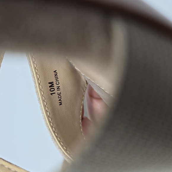 Pelle Moda Nolyn Strapy Block Sandals Taupe Color Size 10M - Picture 6 of 7